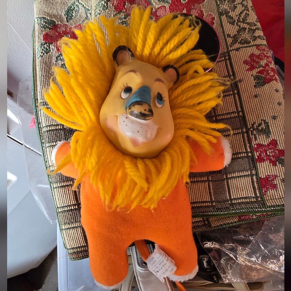 Vintage Russ Berrie Lion